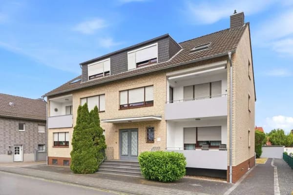 Immobilie in Dormagen - Kapitalanlage mit Seltenheitswert – Mehrfamilienhaus mit exklusiver Eigennutzungsoption - Bild 0