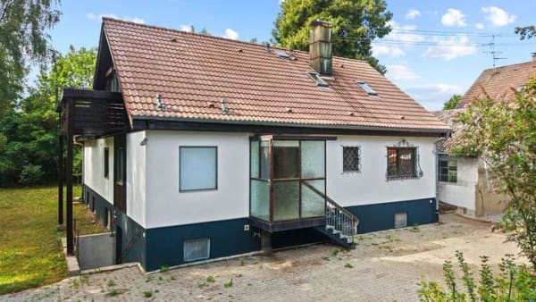 Immobilie in Meckenbeuren - Im Süden von Ravensburg
- Renovierungsbedürftiges Wohnhaus mit weitläufigem Grundstück - Bild 1