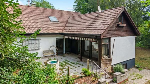 Immobilie in Meckenbeuren - Im Süden von Ravensburg
- Renovierungsbedürftiges Wohnhaus mit weitläufigem Grundstück - Bild 3
