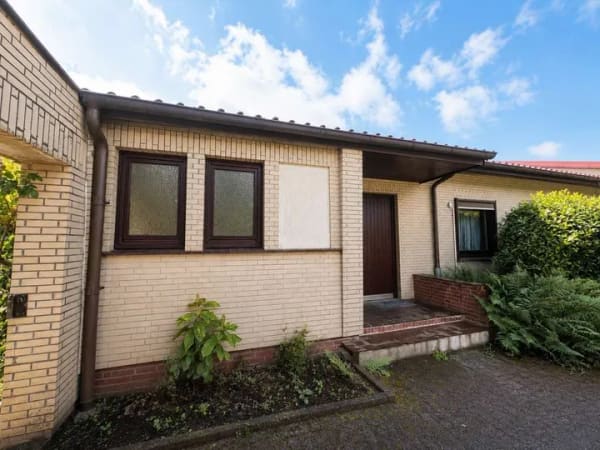 Immobilie in Barmstedt - Doppelhaushälfte mit großem Grundstück und viel Gestaltungspotenzial in Barmstedt - Bild 2