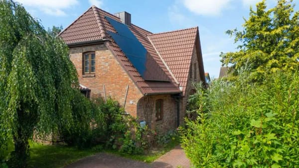 Immobilie in Oevenum - Großzügiges Wohnhaus mit zwei Wohneinheiten in ruhiger Lage - Bild 0