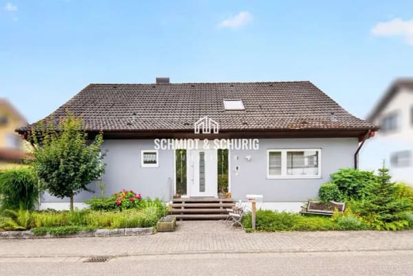 Immobilie in Bruchsal - Gepflegtes Zweifamilienhaus mit Einliegerwohnung in  Obergrombach - Bild 1
