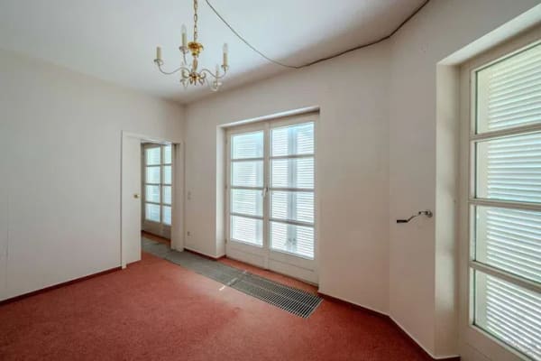 Immobilie in Wurmlingen - BETRIEBSURLAUB bis 26.08.2026 Wo Architektur auf Lebensqualität trifft – stilvolles Architektenhaus! - Bild 1