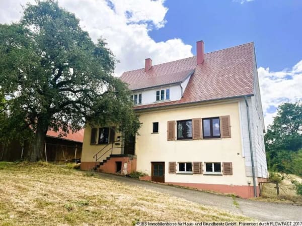 Immobilie in Langenburg - Geräumiges Bauernhaus mit Maschinenschuppen und Stall/Scheunengebäude in ruhiger Lage - Bild 0