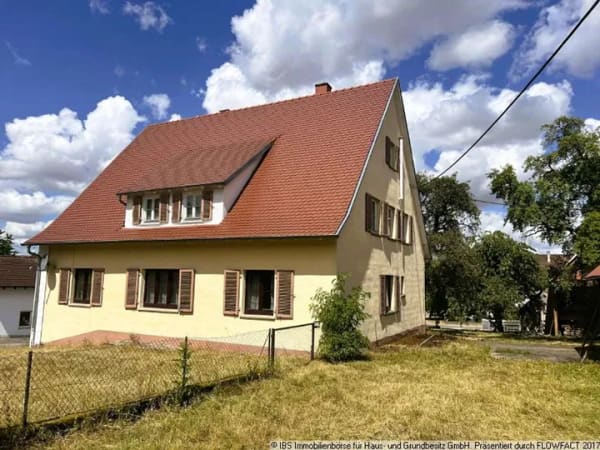 Immobilie in Langenburg - Geräumiges Bauernhaus mit Maschinenschuppen und Stall/Scheunengebäude in ruhiger Lage - Bild 2