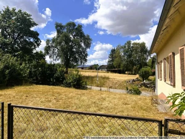 Immobilie in Langenburg - Geräumiges Bauernhaus mit Maschinenschuppen und Stall/Scheunengebäude in ruhiger Lage - Bild 3