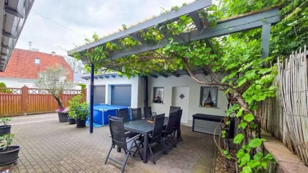 Immobilie in Babenhausen - Ruhig gelegenes, sehr schönes  Einfamilienhaus mit Balkon und Doppelgarage  - Bild 2