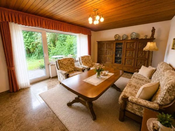 Immobilie in Biebern - Dorfleben, ländliche Idylle und der Charme der 70-er Jahre -        Ihr neues Zuhause in Biebern? - Bild 2