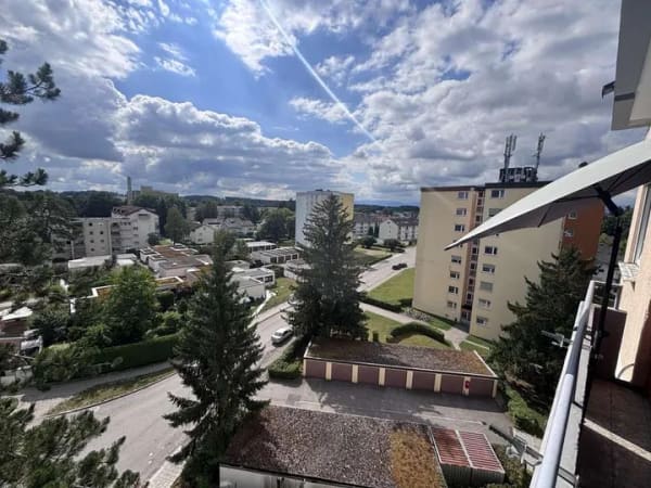 Immobilie in Traunreut - Vermietete 2-Zimmer-Wohnung mit Weitblick, Aufzug und Balkon - Kapitalanlage in Traunreut - Bild 2