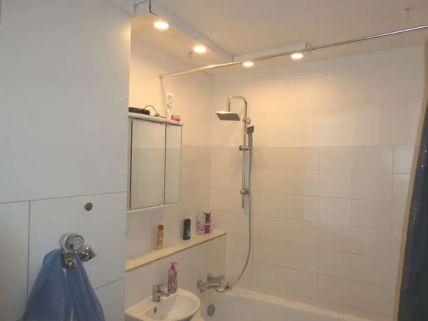 Immobilie in Ludwigshafen am Rhein - Bezugsfrei, Renovierte 2,5 Zi., 4. OG, sehr guter Zuschnitt, EBK, Balkon, Aufzug, Erbpacht - Bild 2