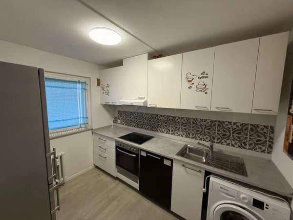 Immobilie in Ludwigshafen am Rhein - Bezugsfrei, Renovierte 2,5 Zi., 4. OG, sehr guter Zuschnitt, EBK, Balkon, Aufzug, Erbpacht - Bild 3