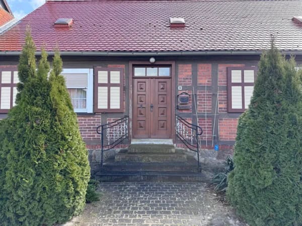 Immobilie in Tangerhütte - Einfamilienhaus mit Potenzial in Bellingen bei Tangerhütte – Großes Grundstück mit einer gut bestückten  Schmiede - Bild 0