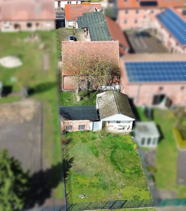 Immobilie in Tangerhütte - Einfamilienhaus mit Potenzial in Bellingen bei Tangerhütte – Großes Grundstück mit einer gut bestückten  Schmiede - Bild 2