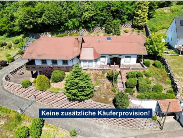Immobilie in Schöllkrippen - Beeindruckende Liegenschaft mit Chalet-Charakter, 
direkter Waldrandlage und herrlichem Fernblick - Bild 0