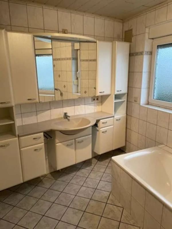 Immobilie in Grünberg - Wohnhaus mit Hof und großer Lagerhalle  in Grünberg-OT – Ideal für Hobby oder Handwerk - Bild 2