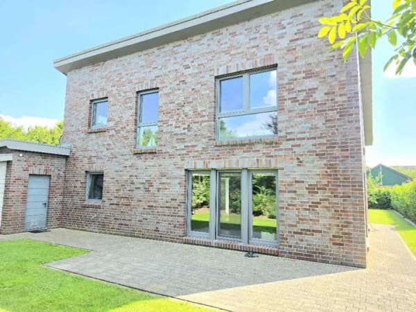 Immobilie in Schwesing - Nah bei Husum – Wohnhaus, neu- u. hochwertig, moderner Stil, gute Wohnlage, energieoptimiert auf A+ - Bild 3