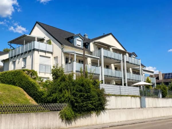 Immobilie in Lenting - Attraktive Erdgeschosswohnung mit Garten in Lenting incl. TG-Stellplatz - Bild 0