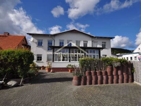 Immobilie in Sassnitz - Wohn- und Geschäftshaus mit 2-Fronten-Grundstück in zentraler Ostseelage – Sassnitz (Rügen) - Bild 0