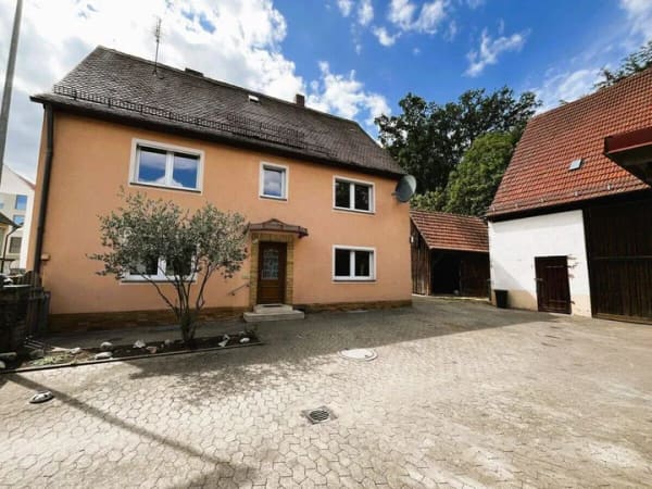 Immobilie in Neuendettelsau - Hier hat auch die große Familie viel Platz - Ihr neues zu Hause im Herzen von Neuendettelsau! - Bild 2