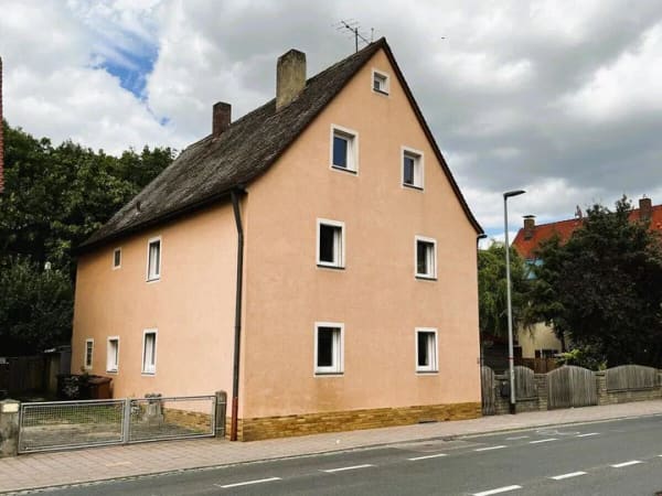 Immobilie in Neuendettelsau - Hier hat auch die große Familie viel Platz - Ihr neues zu Hause im Herzen von Neuendettelsau! - Bild 4