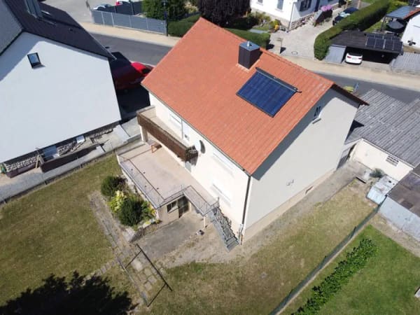 Immobilie in Rottendorf - Geräumiges Familienhaus mit Balkon und Terrasse - Bild 2