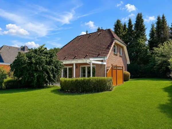 Immobilie in Aumühle - Einfamilienhaus mit Vollkeller, Garage und schönem Garten in Dassendorf  - Bild 0