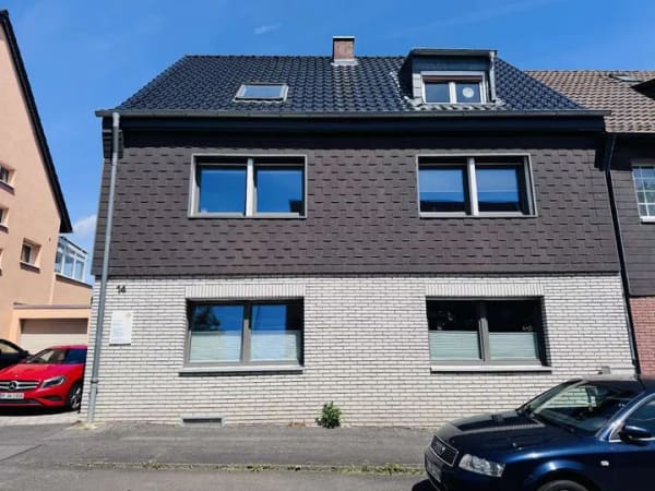 Immobilie in Brühl - Raumwunder mit Möglichkeiten: Großzügiges Wohnhaus mit Wintergarten, Terrasse  und  - Bild 0