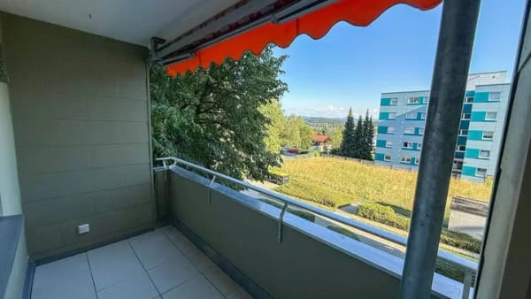 Immobilie in Leutkirch im Allgäu - Bezugsfreie 3-Zimmer-Wohnung mit Südbalkon, Abstellraum, Keller und Bergblick - Bild 0