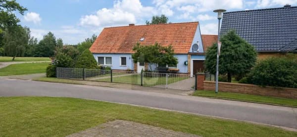 Immobilie in Rheinsberg - RUHIG WOHNEN MIT VIELEN MÖGLICHKEITEN - Bild 0