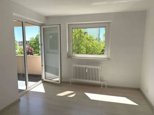 Immobilie in Gundelfingen - RENOVIERT UND FREI in ruhiger Wohnanlage im begehrten Gundelfingen - Bild 1
