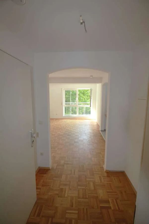 Immobilie in Kolbermoor - **2 Zimmer Wohnung - SOFORT BEZUGSFREI - in ruhiger und zentraler Lage in Kolbermoor ** - Bild 1