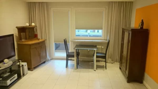 Immobilie in Wedel - Helle 1-Zimmer-Wohnung mit Balkon zur Kapitalanlage - Bild 0