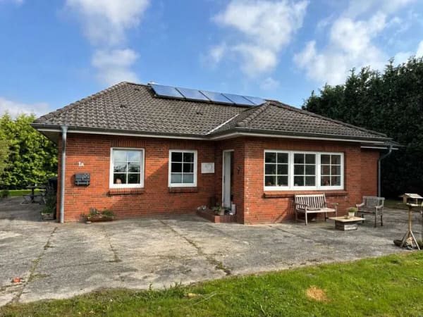Immobilie in Brodersby-Goltoft - Einziehen und wohlfühlen – Bungalow mit schönem Garten in Brodersby - Goltoft - OTTO STÖBEN GmbH - Bild 0