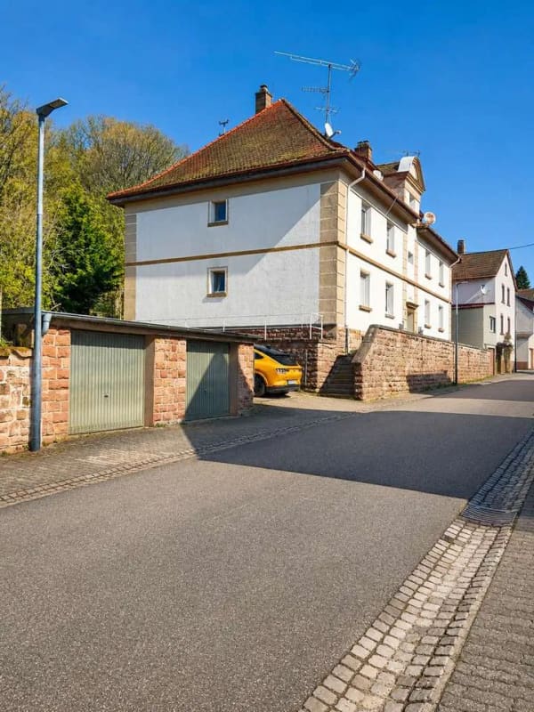 Immobilie in Eppenbrunn - Attraktive Kapitalanlage – Vollvermietetes Mehrfamilienhaus mit Entwicklungspotenzial - Bild 1