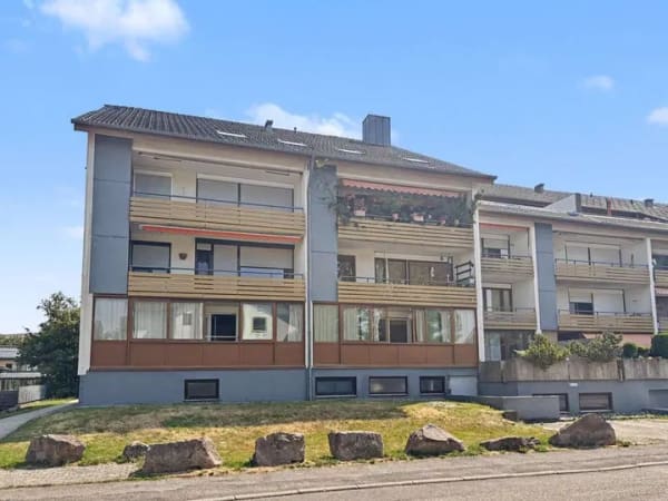 Immobilie in Dobel - Kleine Auszeit im Grünen – Charmantes 1-Zimmer-Apartment mit Loggia in der Gemeinde Dobel - Bild 0