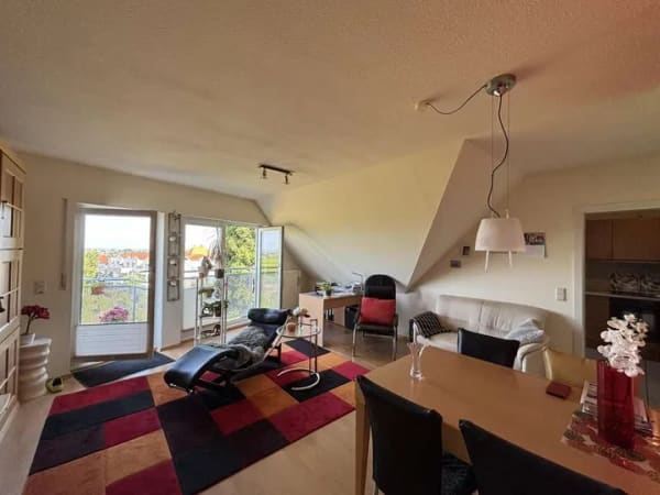Immobilie in Maikammer - Helle 2-Zimmer-Wohnung mit Balkon und Blick in die Rheineben - Bild 0