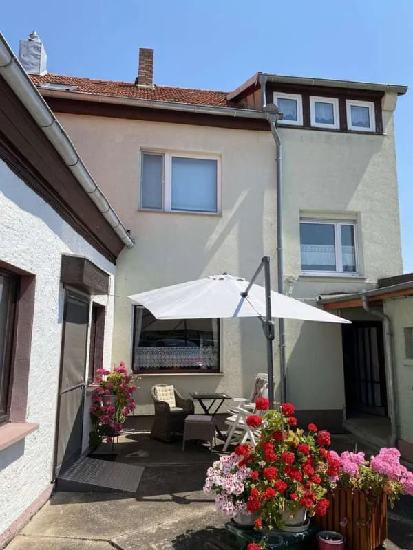 Immobilie in Sondershausen - Einfamilienhaus in Schernberg mit großem Garten, Garage und Nebengelass - Bild 1