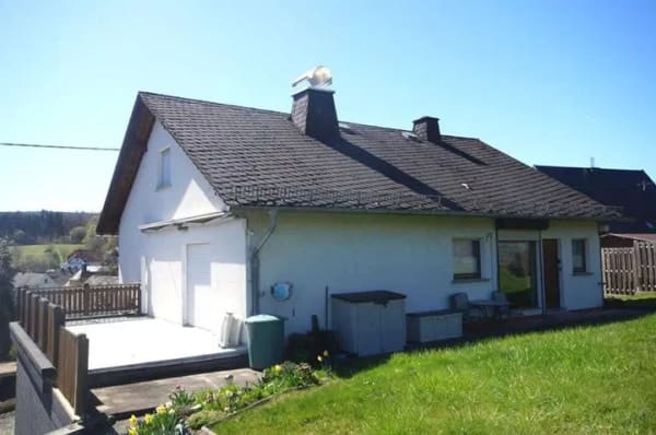 Immobilie in Niederelbert - Niederelbert, solides Wohnhaus mit herrlichem Blick in beliebter Lage *VIRTUELLE 360° BESICHTIGUN... - Bild 2