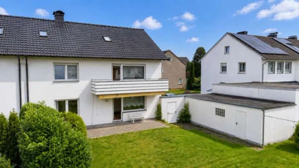 Immobilie in Rheda-Wiedenbrück - Zwei Wohnebenen, viele Möglichkeiten
*4307 G Zweifamilienhaus in Rheda - Bild 1