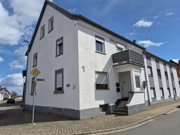 Immobilie in Bruchmühlbach-Miesau - Sanierungsbedürftige Eigentumswohnung in zentraler Lage von Bruchmühlbach-Miesau - Bild 0