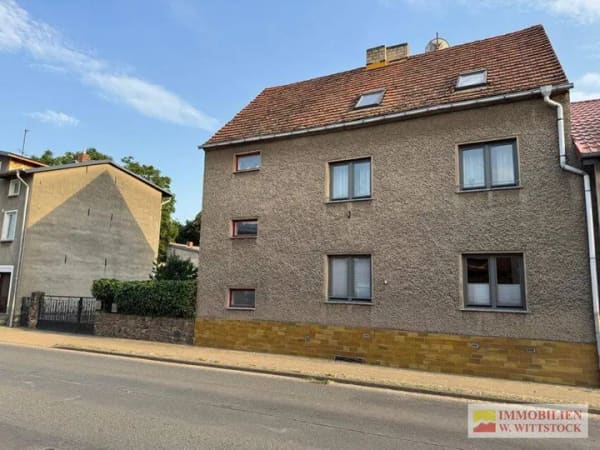 Immobilie in Putlitz - Haus mit Einliegerwohnung mit Großgarage und Garten in Putlitz - Bild 2