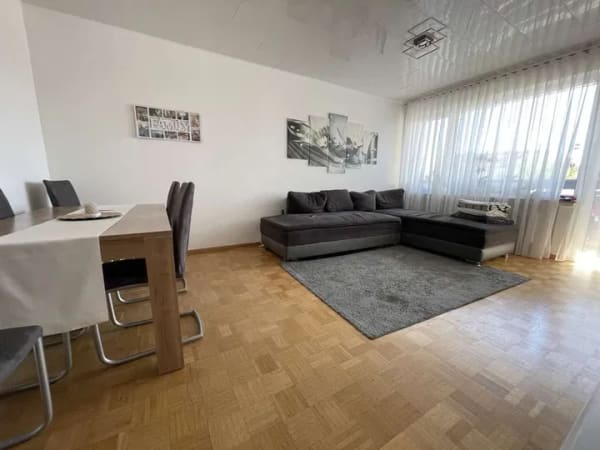 Immobilie in Hochheim - Modernisierte 3-Zimmer-Wohnung mit Design-Highlights & Balkon - Bild 0