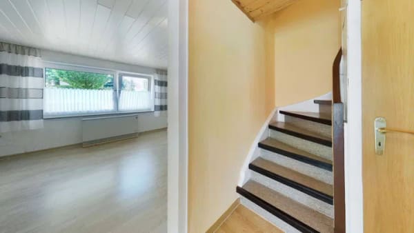 Immobilie in Aldenhoven - Geschichte trifft Moderne (1750 & 1998): Zweifamilien-Ensemble in Aldenhoven mit Solar & XL-Garten - Bild 2