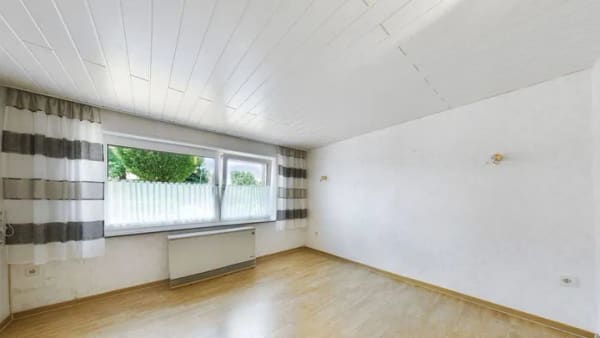 Immobilie in Aldenhoven - Geschichte trifft Moderne (1750 & 1998): Zweifamilien-Ensemble in Aldenhoven mit Solar & XL-Garten - Bild 3