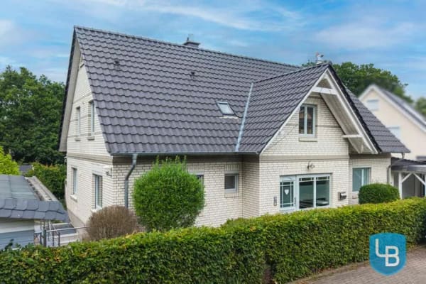Immobilie in Mönkeberg - Zwei Einheiten, ein Zuhause! Großzügiges, modernes Haus in begehrter Lage von Mönkeberg - Bild 1