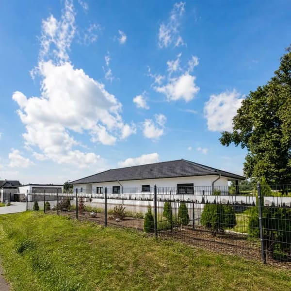 Immobilie in Neukirchen/Pleiße - EXKLUSIVER BUNGALOW AUF EINEM PARKÄHNLICHEN GRUNDSTÜCK - Bild 4