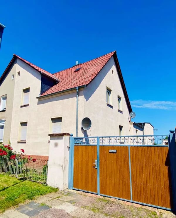 Immobilie in Bördeland - Charmante Doppelhaushälfte mit großem Garten & freiem Blick ins Grüne in Kleinmühlingen - Bild 0