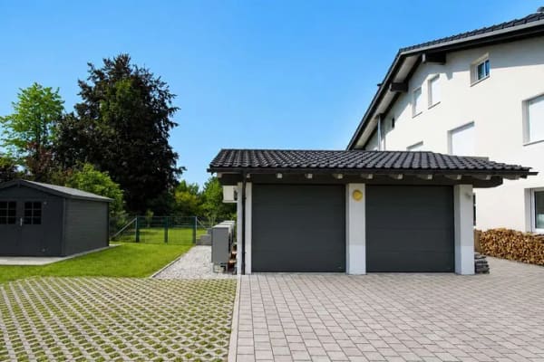 Immobilie in Breitbrunn am Chiemsee - Breitbrunn am Chiemsee-Lichtverwöhnte 5-Zimmer-Maisonette mit 3 Bädern, Sauna, 796 m² Garten - Bild 3
