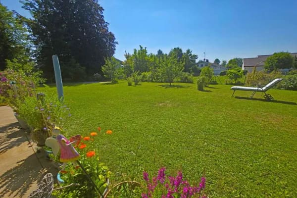 Immobilie in Breitbrunn am Chiemsee - Breitbrunn am Chiemsee-Lichtverwöhnte 5-Zimmer-Maisonette mit 3 Bädern, Sauna, 796 m² Garten - Bild 4