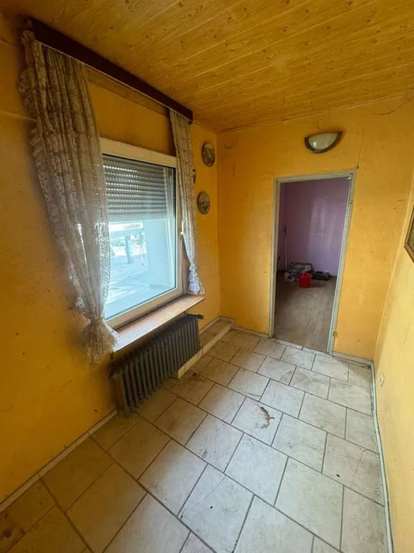 Immobilie in Krefeld - Zentral gelegenes Zuhause mit 4 Zimmern in Krefeld – Ihr neuer Wohntraum wartet! - Bild 3